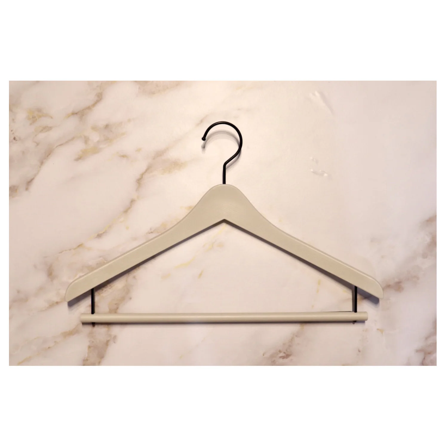 Small Lots 100 Pieces Available Bulk Wholesale Luxury Heavy Duty Coat Clothes Hangers