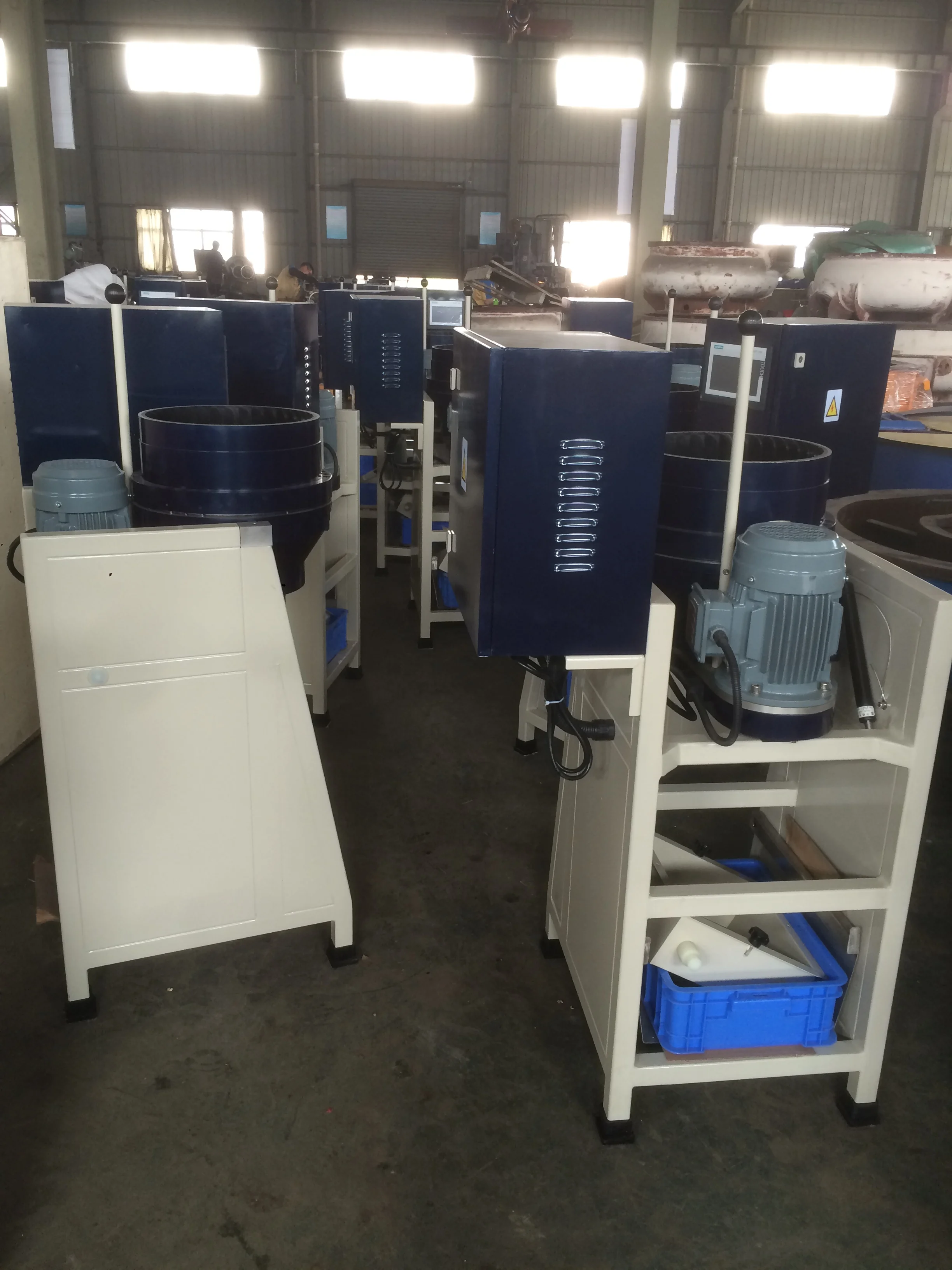 High precision centrifugal energy saving vibrating rock tumbler metal surface vibrating polishing machine