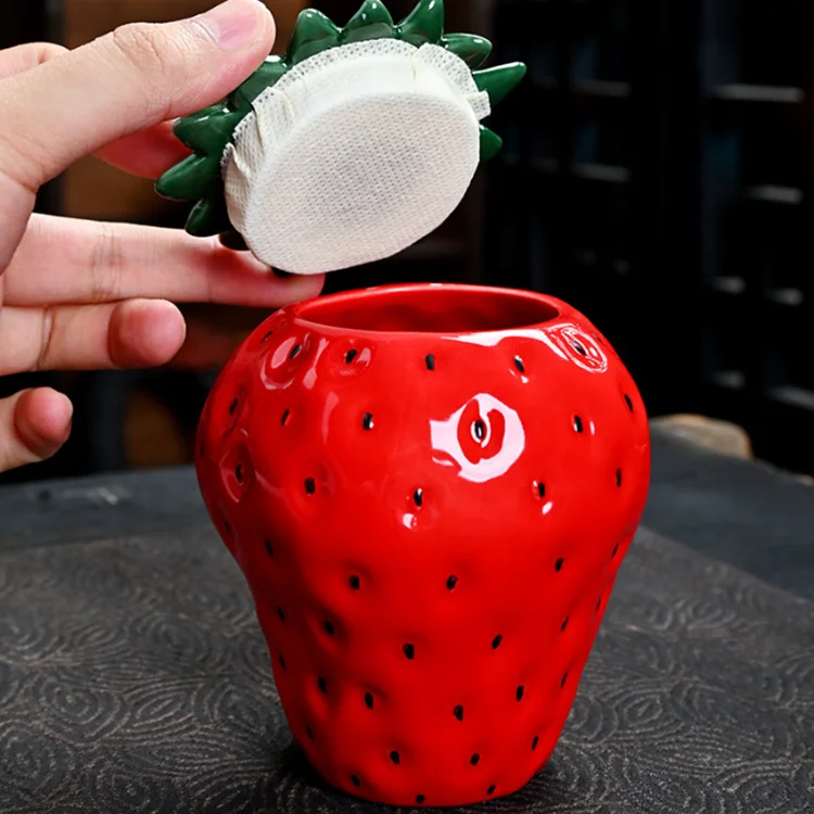 Wholesale New Strawberry Ceramic Tea Can Fruit Ceramic Storage Can Home  Sealed Storage jar