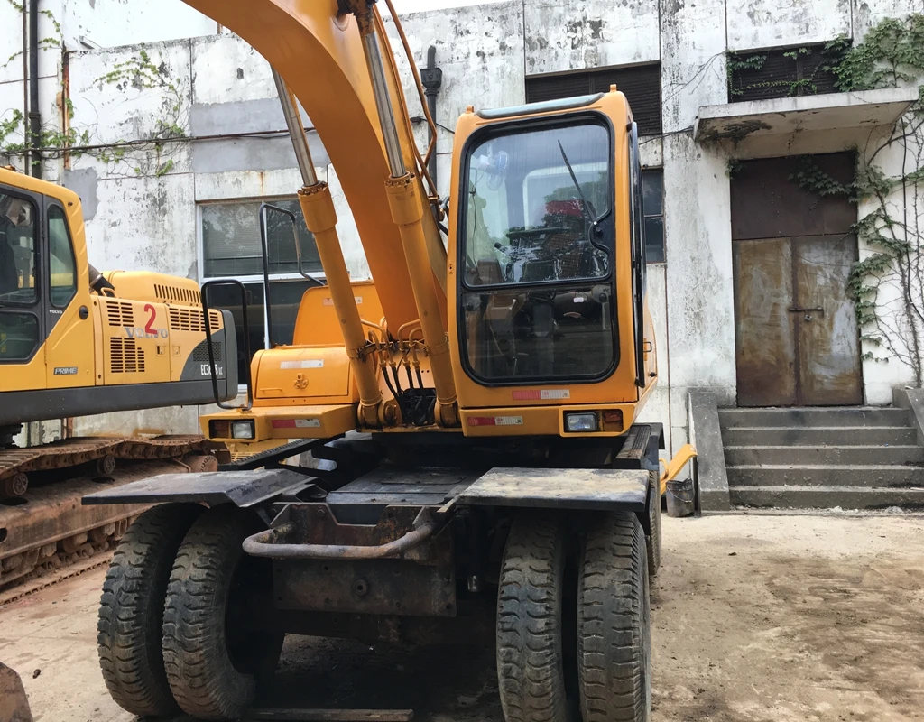 Used Hyundai R150W-7 Wheel Excavator for sale