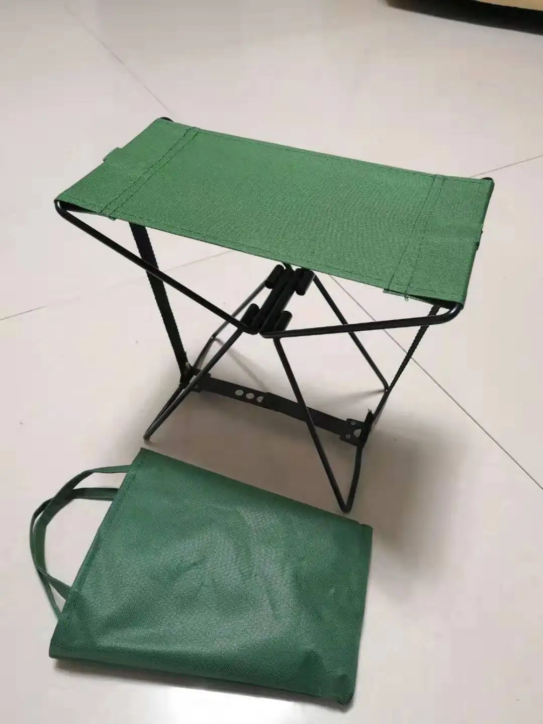 Popular wholesale custom light and durable leisure outdoor travel beach fishing folding camping chair with bag