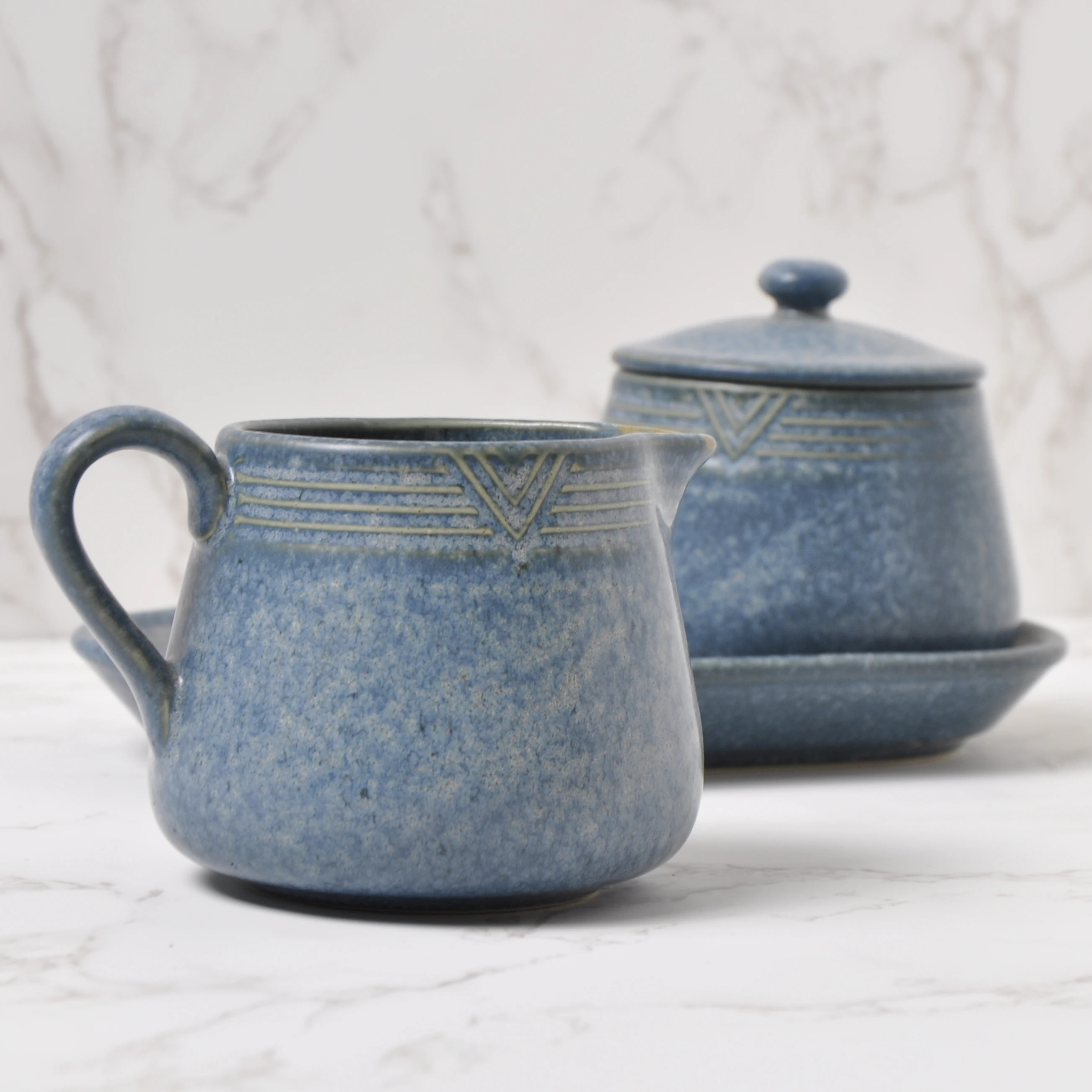 
reactive glaze triangle relievo ceramic creamer and sugar pot set with tray for afternoon tea 