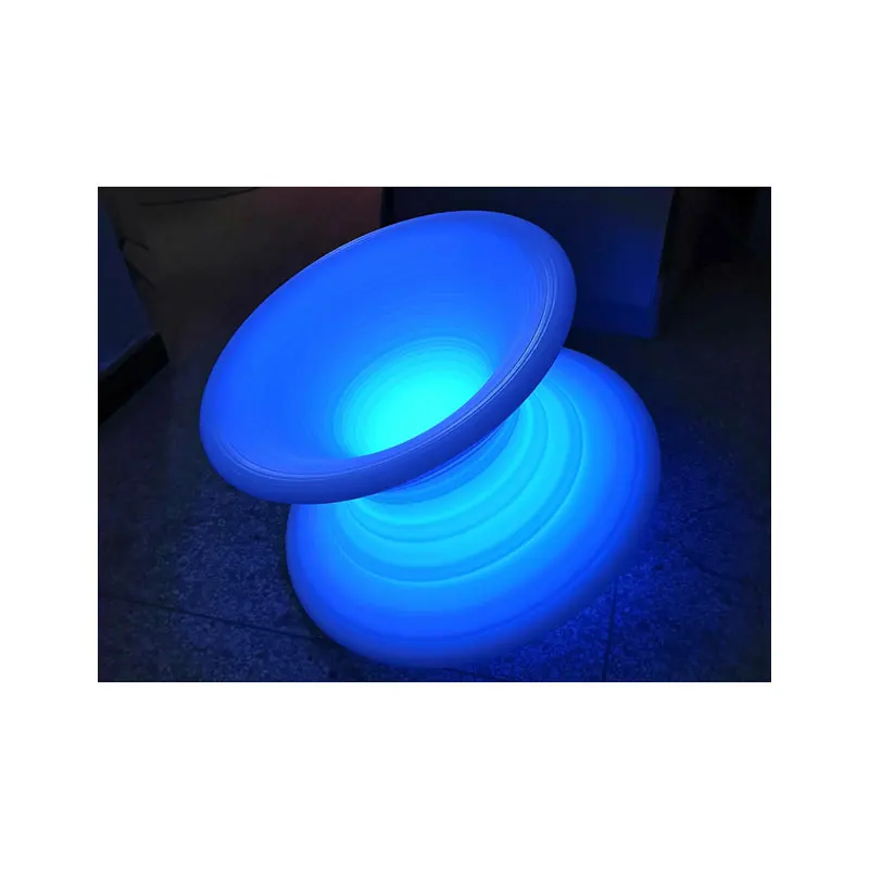 Детская площадка городской музей круглый вращающийся стул