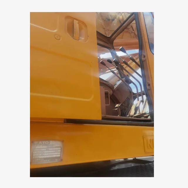 KATO 40TON JAPAN ORIGINAL KATO MOBILE TRUCK CRANE,KATO USED CRANE TRUCK 50 TON CRANE FOR SALE