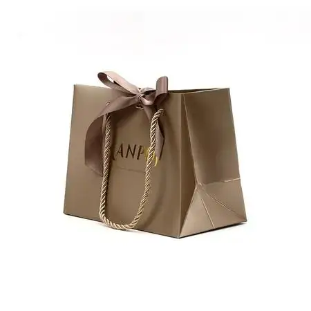 Custom Design Ribbon Handle Luxury Papier Jewelry Cosmetic Gift Clothing Shopping Packaging 250 Gsm Art Paper Bag
