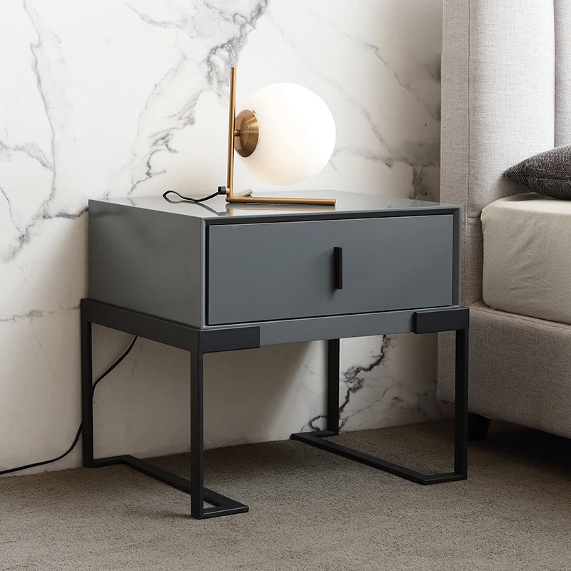 Итальянский минималистичный светлый роскошный современный прикроватный столик из массива дерева