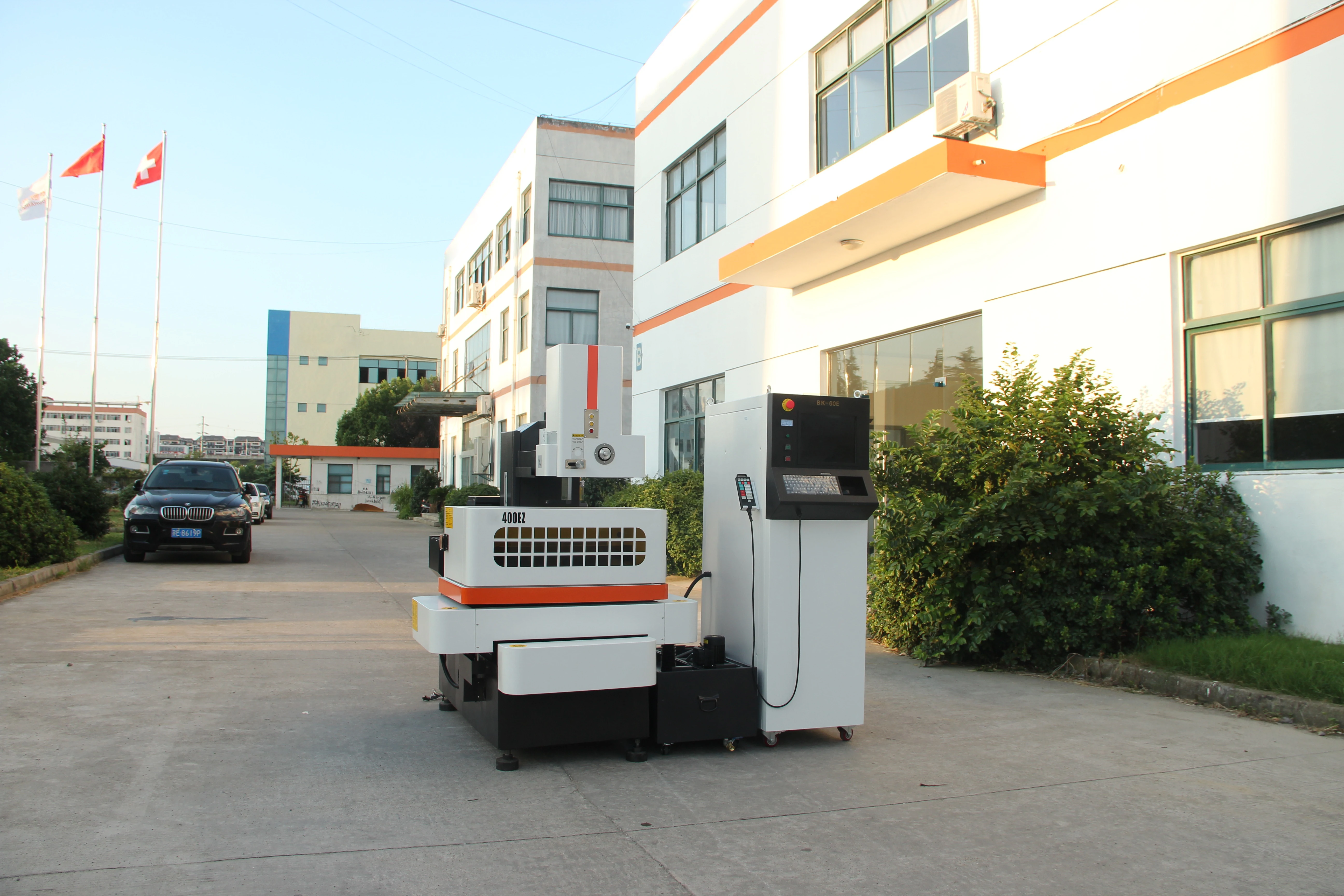 CNC AC Servo Medium Wire Cutting Machine 400EZ wire straightening and cutting  wire cut edm machine