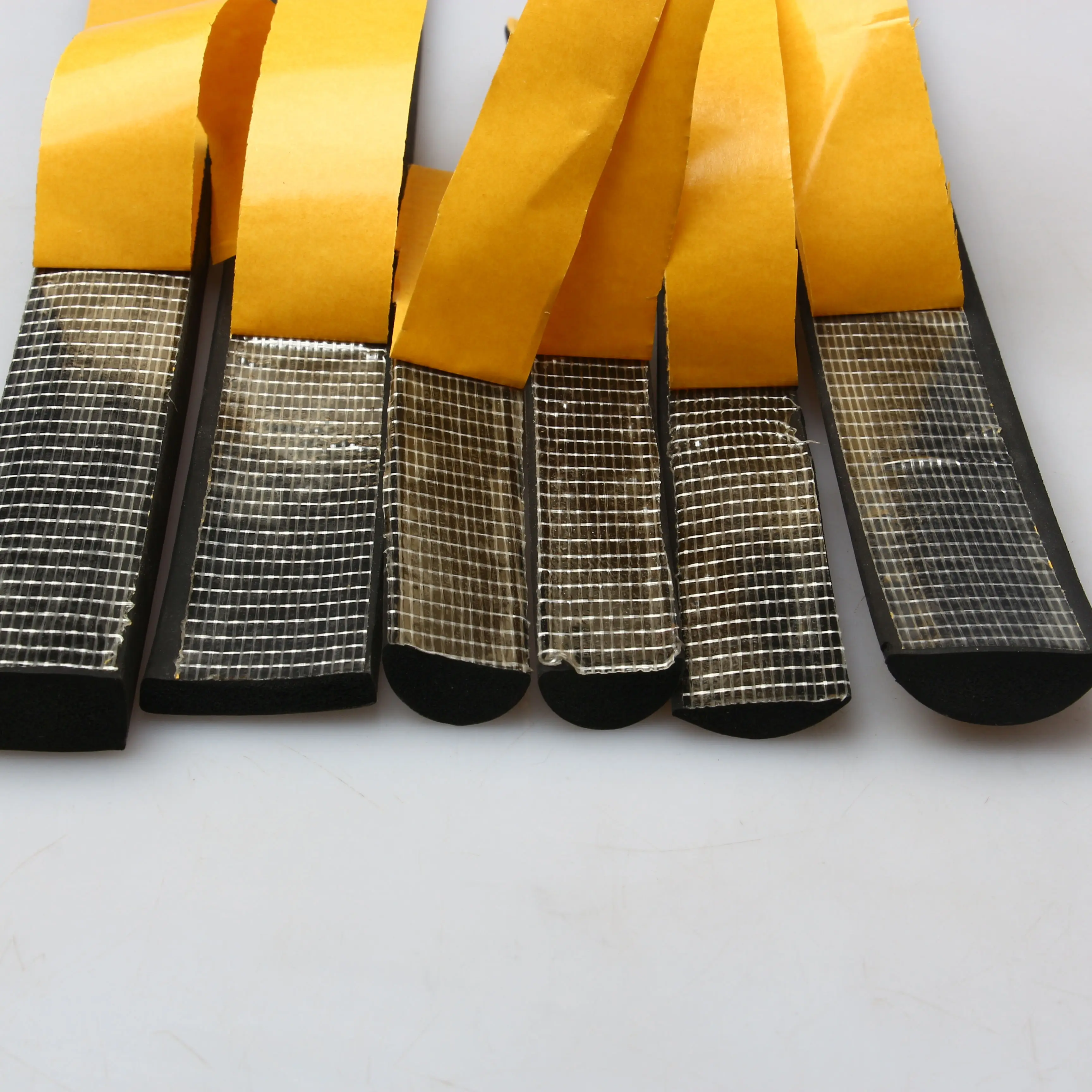 EPDM foam strip rubber sponge sealing strip self-adhesive waterproof cabinet flame retardant semicircle