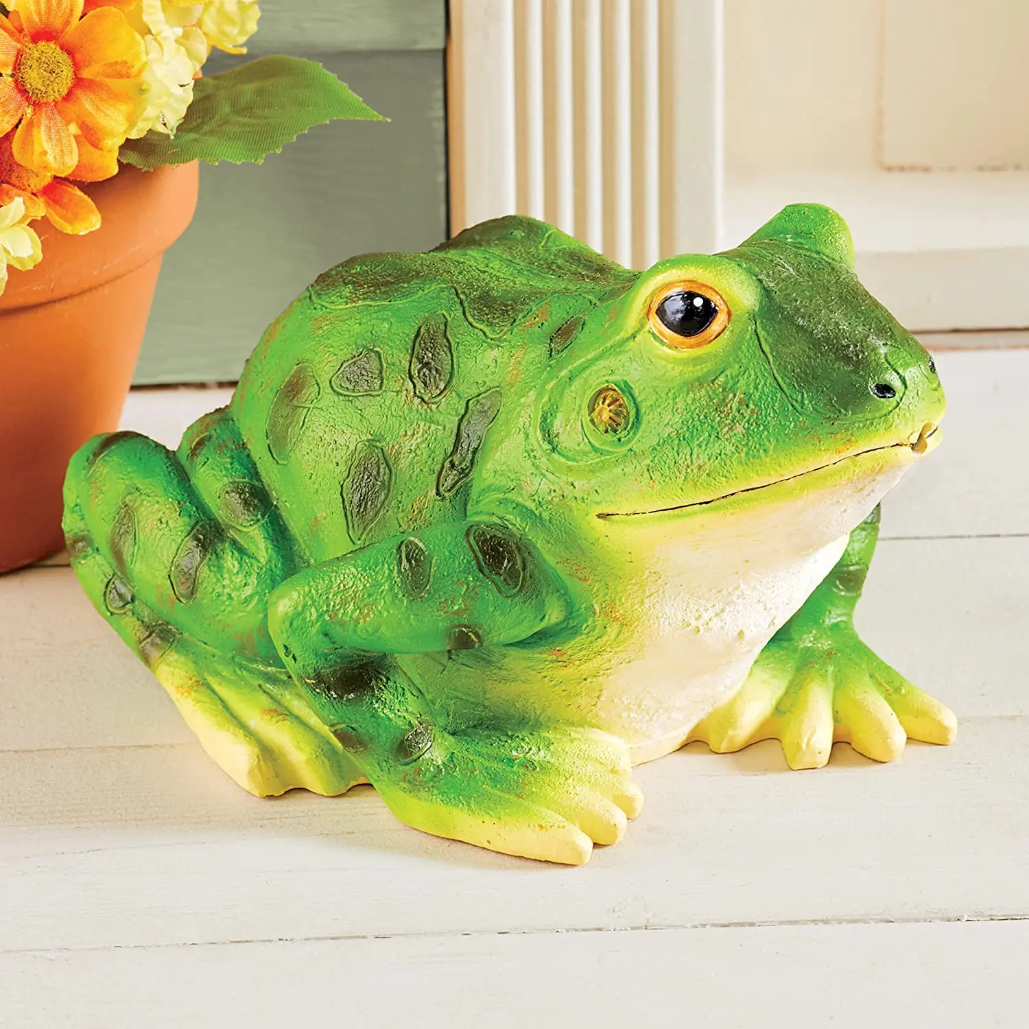Hand-Painted Garden Decoration Motion Sensor Sound Croaking Resin Frog Figurines Wholesale Lawn Ornament