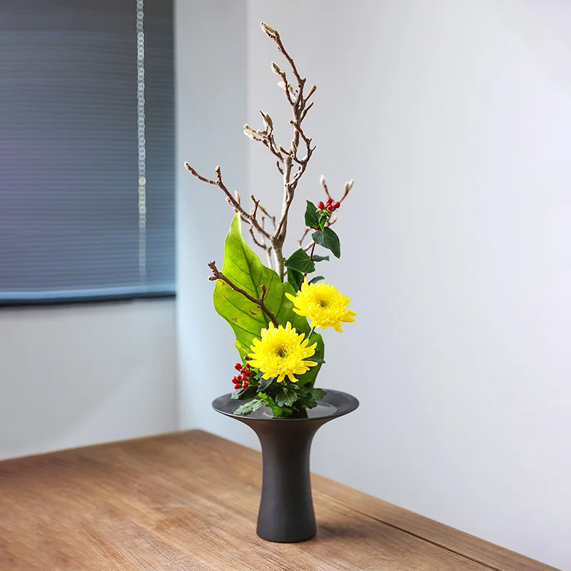 Japanese style Chifang waist tied ceramic vase Jianshan flower arrangement vessel