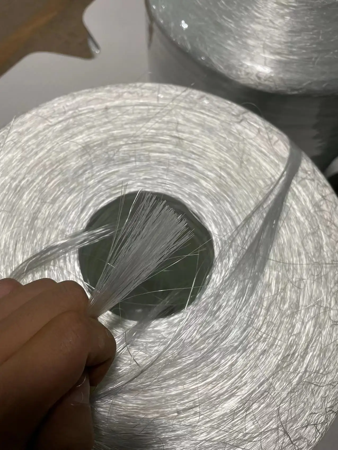 Competitive Price Alkali Free Fiberglass Yarn / Glass Fiber Filament Winding Roving