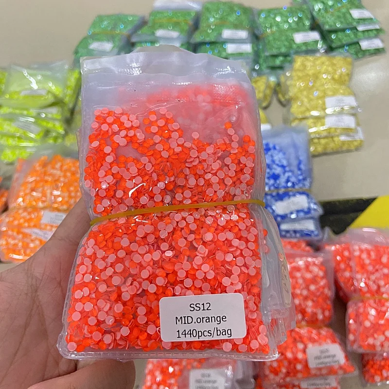 Hot Selling Colors Flat Back Glass Neon Rhinestones Bulk Neon Green Rhinestones For Nail Art Decoration