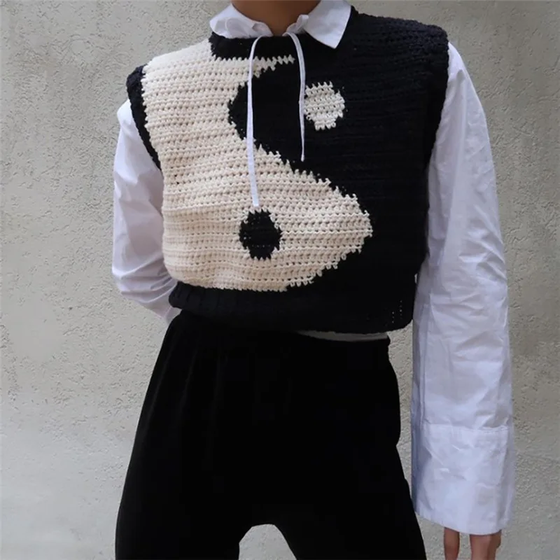 
Eight-Diagram Tactics Pattern Knitted Sleeveless Vest Women Crop Top 