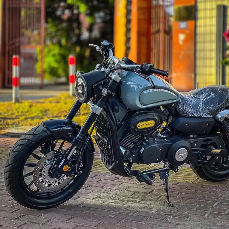 F&R Disc Brake Chopper Motorcycles 250cc 300cc Cheap Electric Chopper Motorcycles display racks