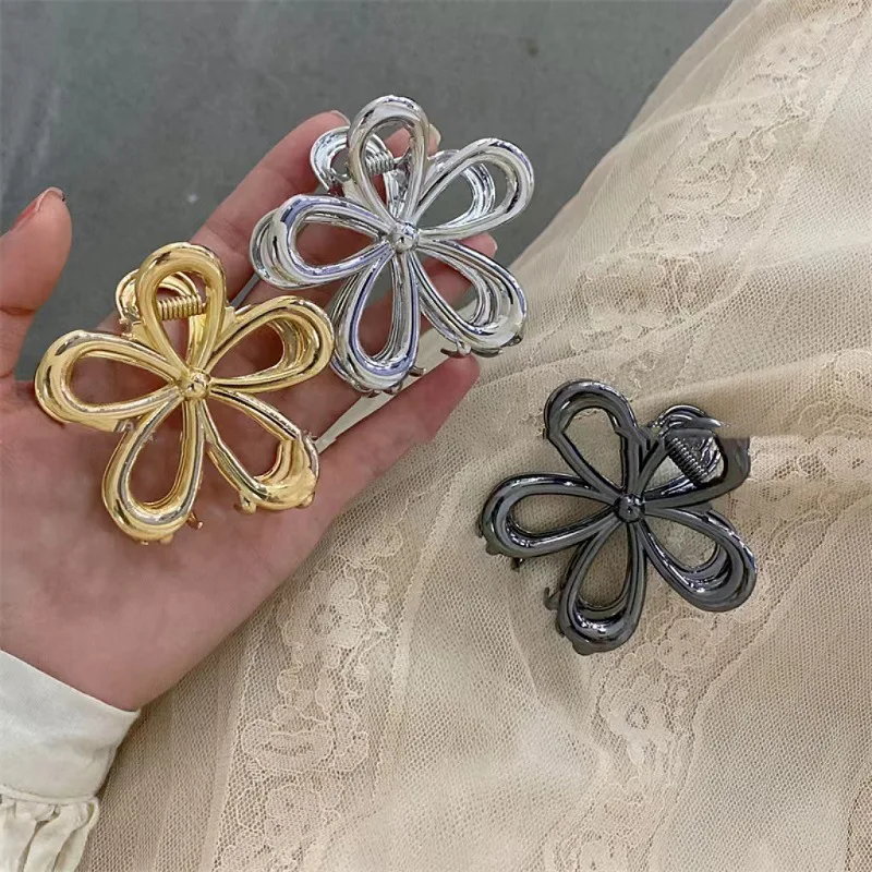 7cm Filigree 5 Petals Flower Hair Claws Hairpins For Women Alloy Floral Hair Clamp Metal Hairgrip Clips for Girl Ponytail Holder