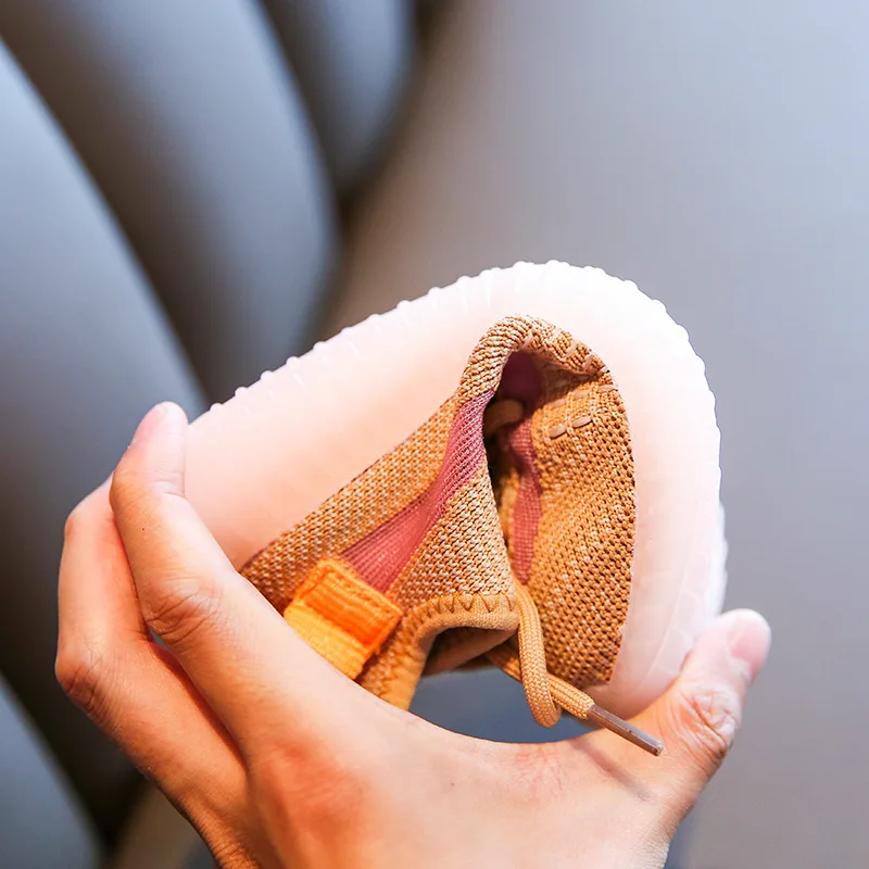 2021 Boys Girls Mesh Luminous Light Up Sneakers Toddler/Little/Big Kid Casual School Trainers Children Lace-Up Brand Shoes