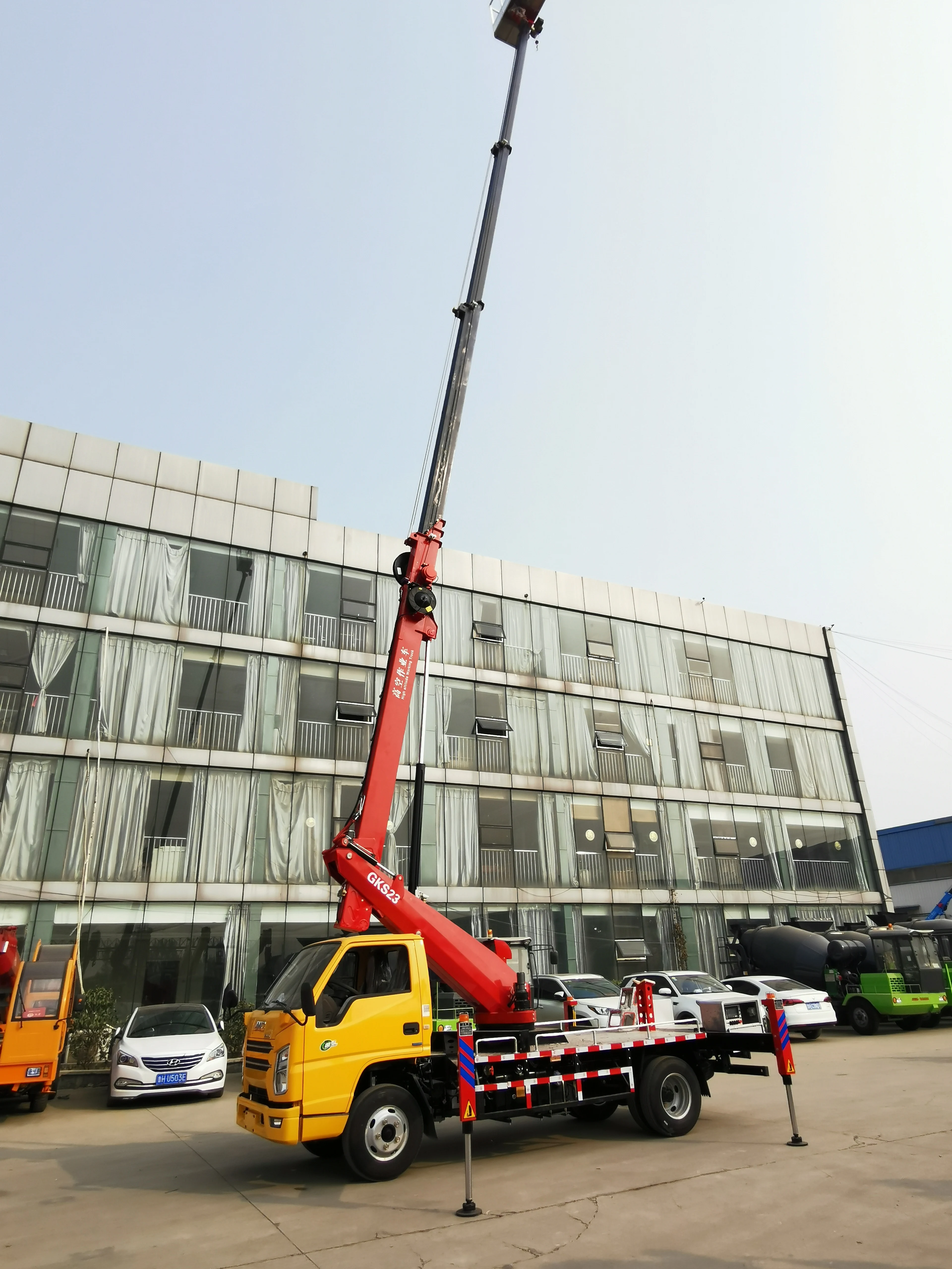 aerial lift truck aerial work vehicle free bucket truck Bucket Crane Truck Vehicle aerial Platforms 21m 23m 26m  28m 45m