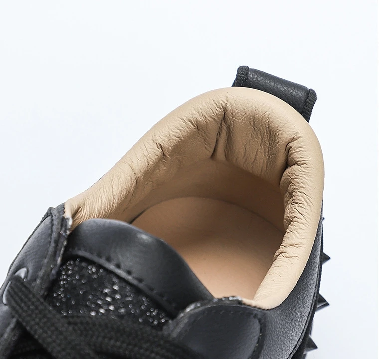 Latest New Trendy Men Brand Shoes Rivet Shoes High Quality Men Classic Gold Rivet Flat Shoes