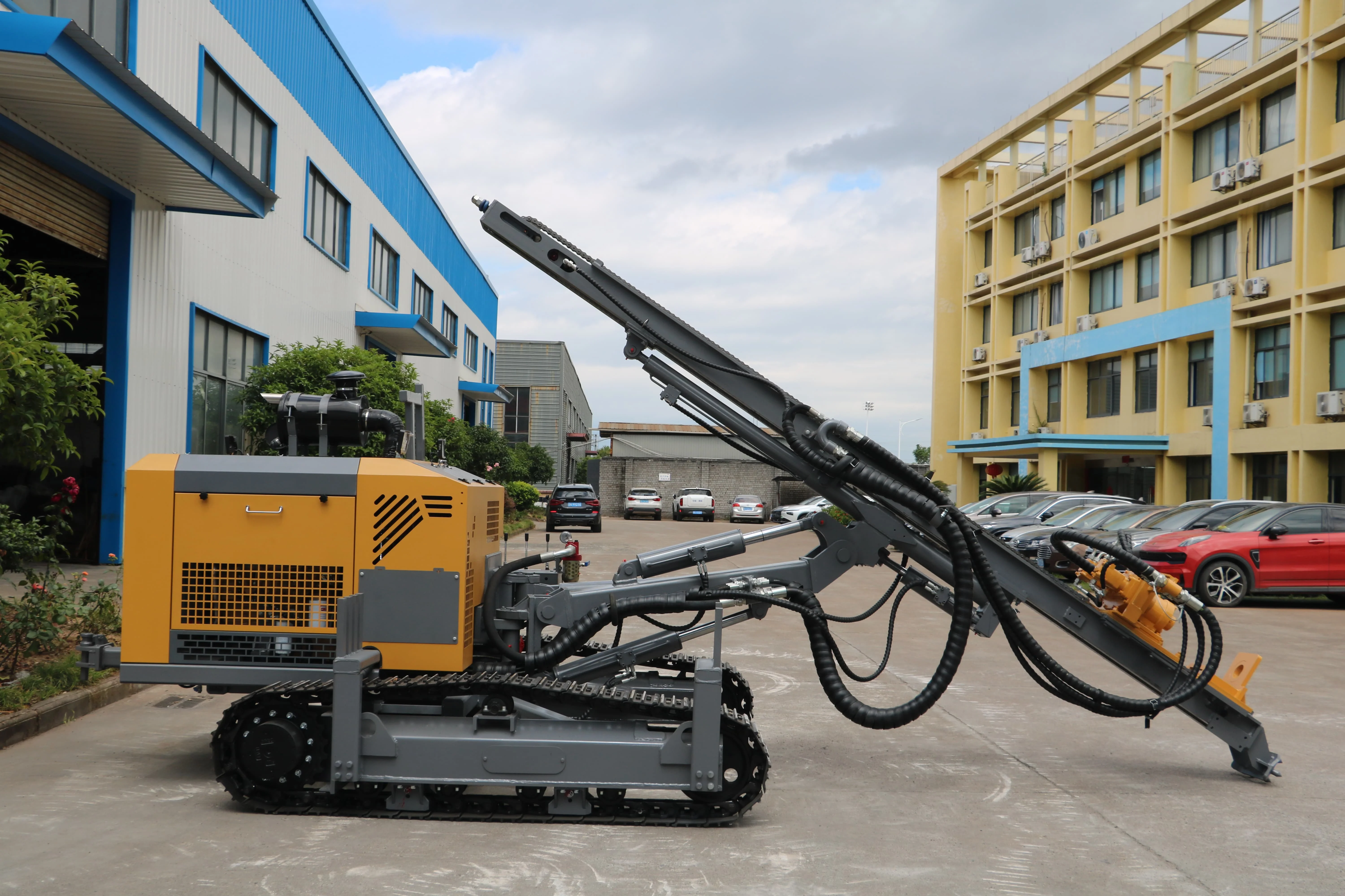 Новая дизельная буровая установка DTH для горнодобывающей промышленности гидравлическая машина бурения взрывных скважин в карьерах и скальных породах