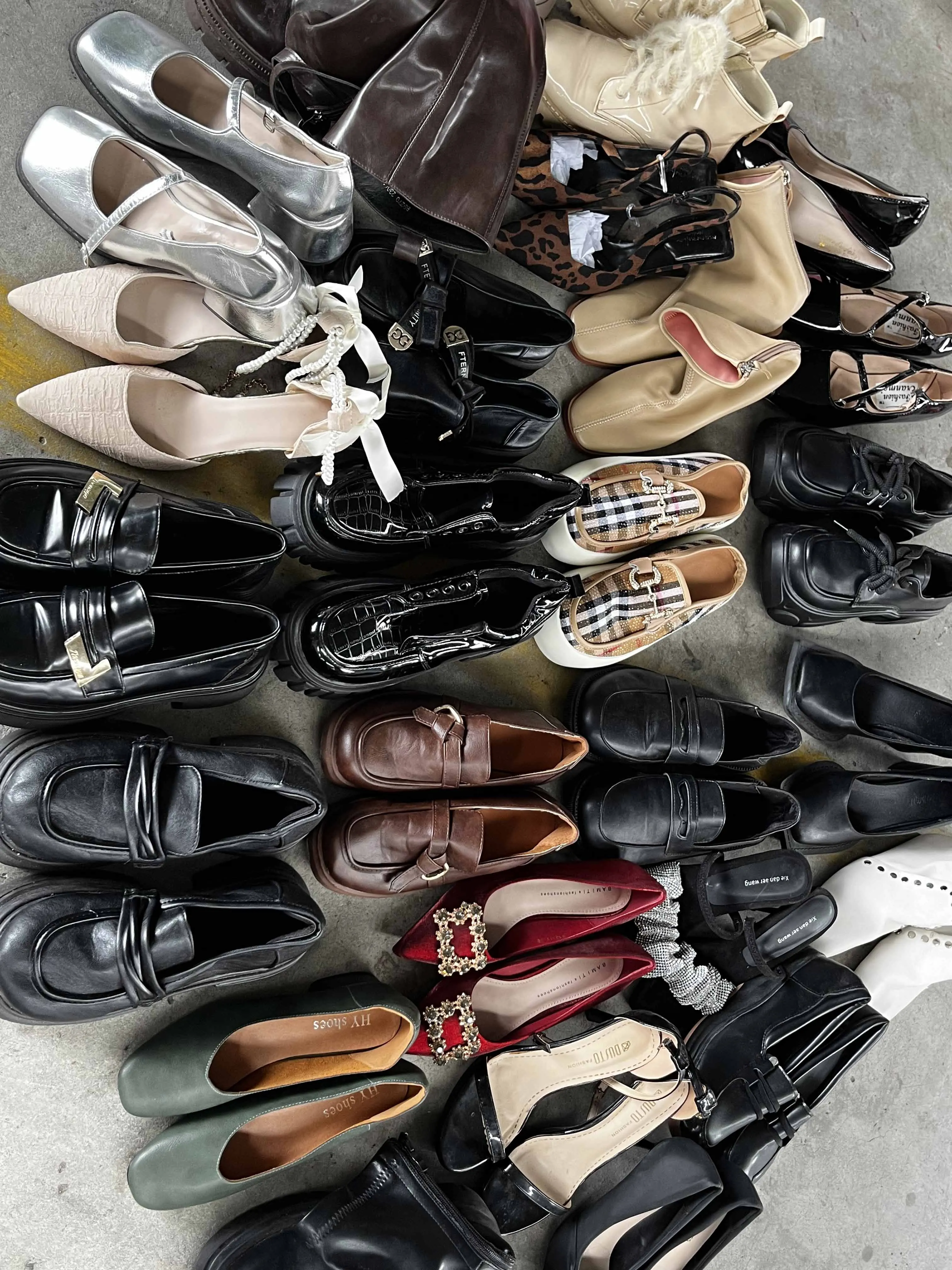 Low cut sports shoes inventory used shoes brand 90% new second hand shoes in bales