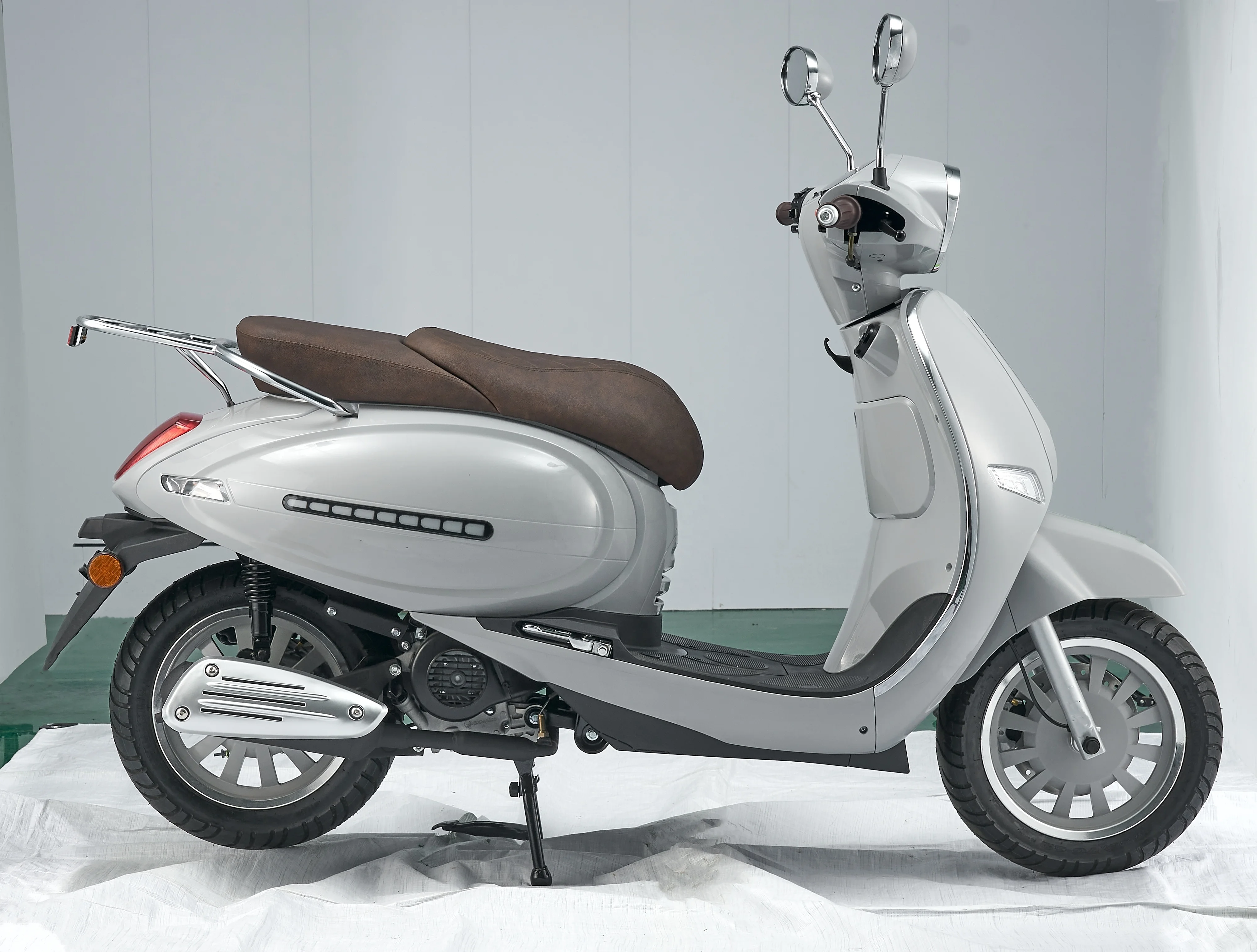 50 cc Goped Gas Trike Scooter Single-cylinder 4-stroke Air-cooled Chinese Gas Moped Gasoline Bike for Adults