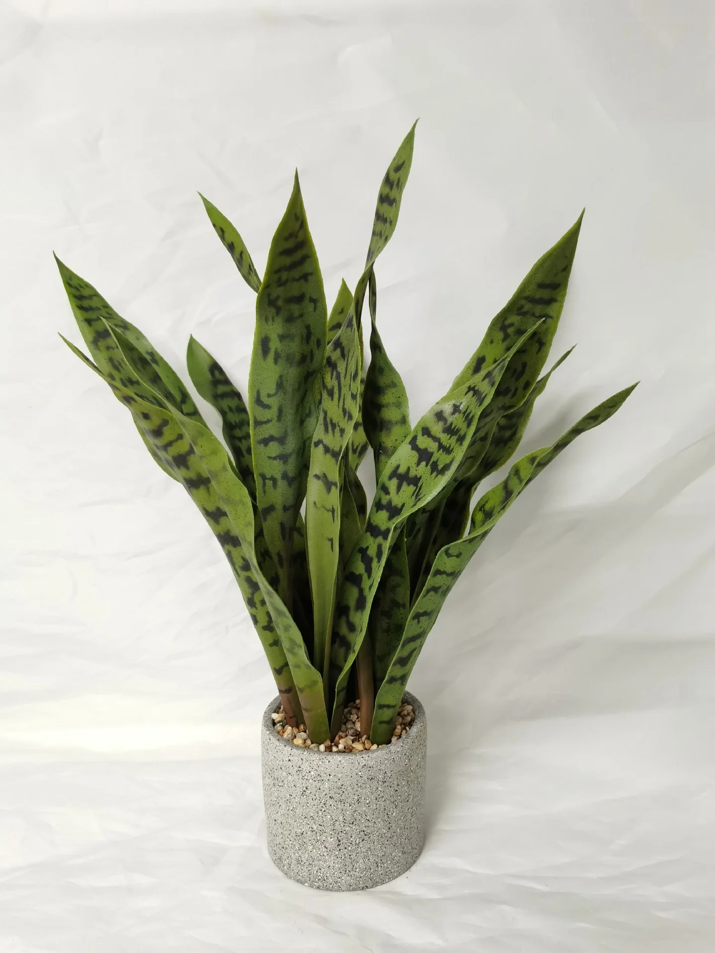 Wholesale large and small artificial potted flowers and plants