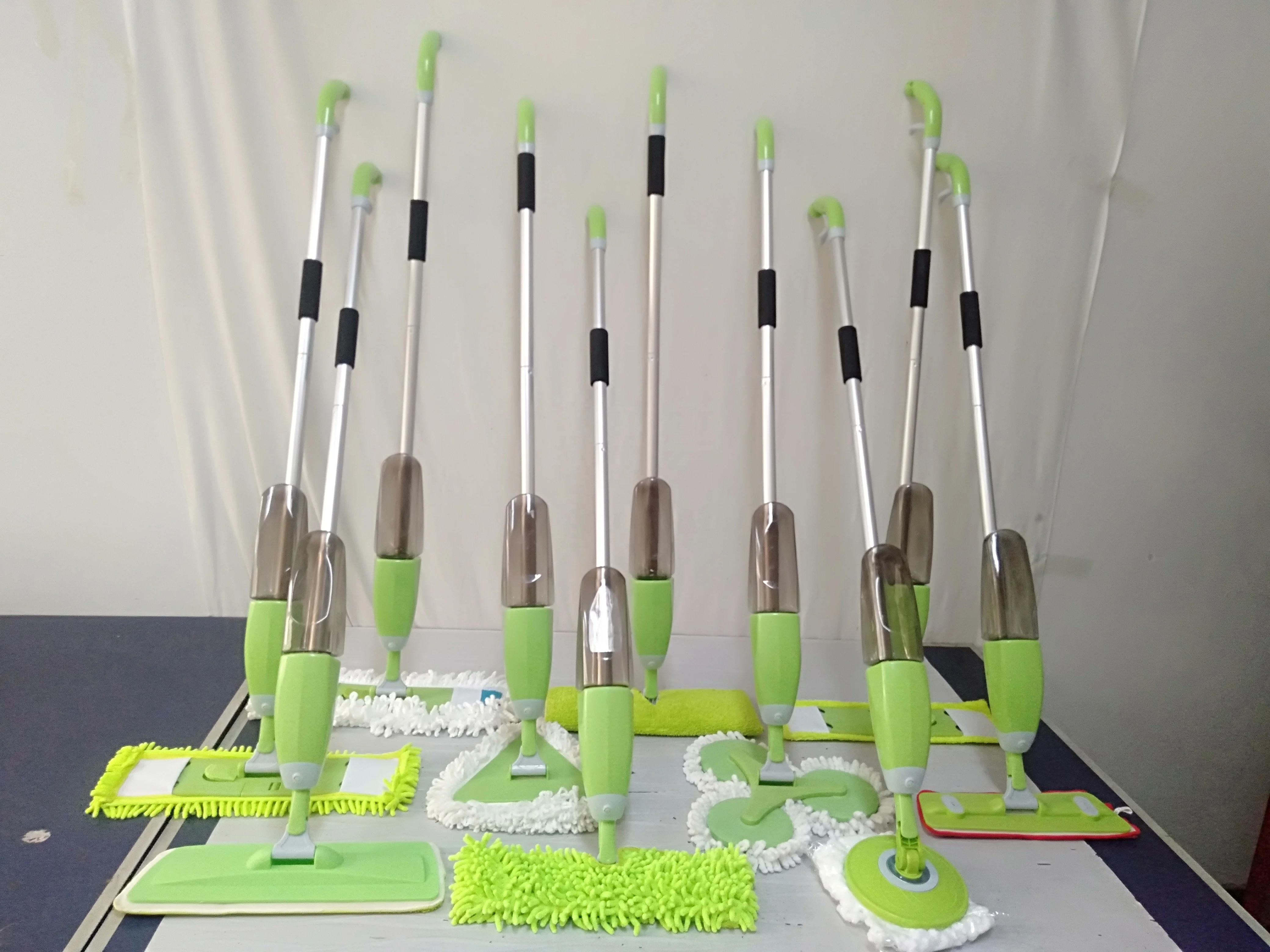 680 ML Triangle  Spray Mop Big Capacity Floor Cleaning Spray Mop