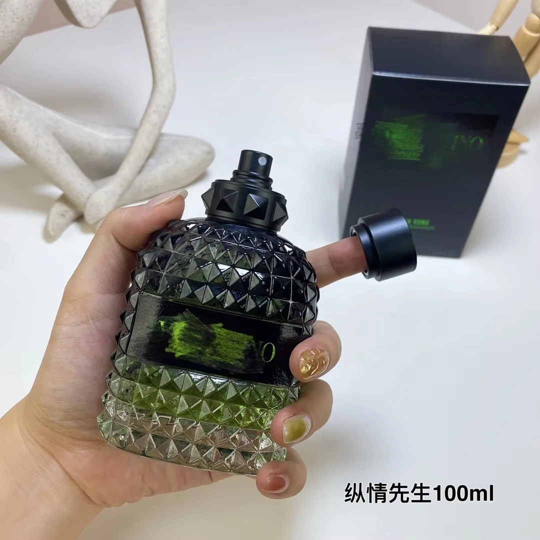 Men Perfumes Born in Roma Green Stravaganza Eau De Toilette Spray for Men Hot Sale