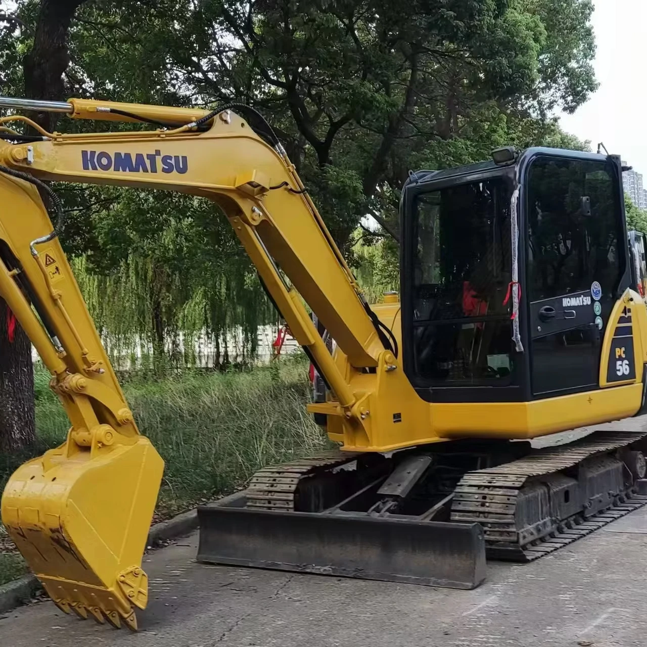 Экскаватор komatsu pc56 оригинальный дизайн