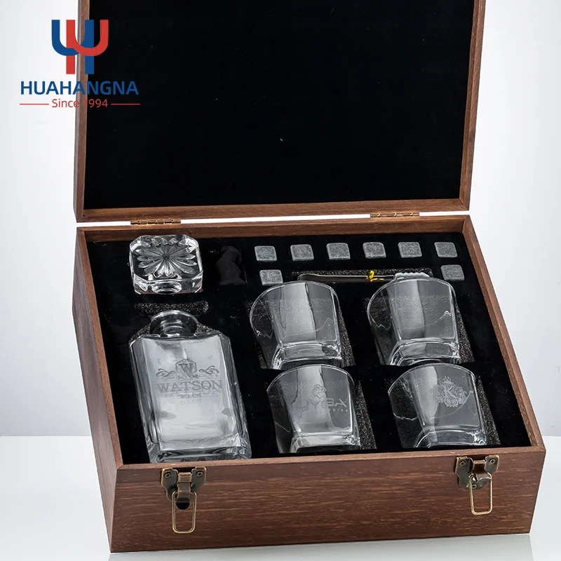 Customized Logo Engraved Square Crystal Liquor Whiskey Decanter and Bourbon Glasses Set with Storage Gift Box for Corporation
