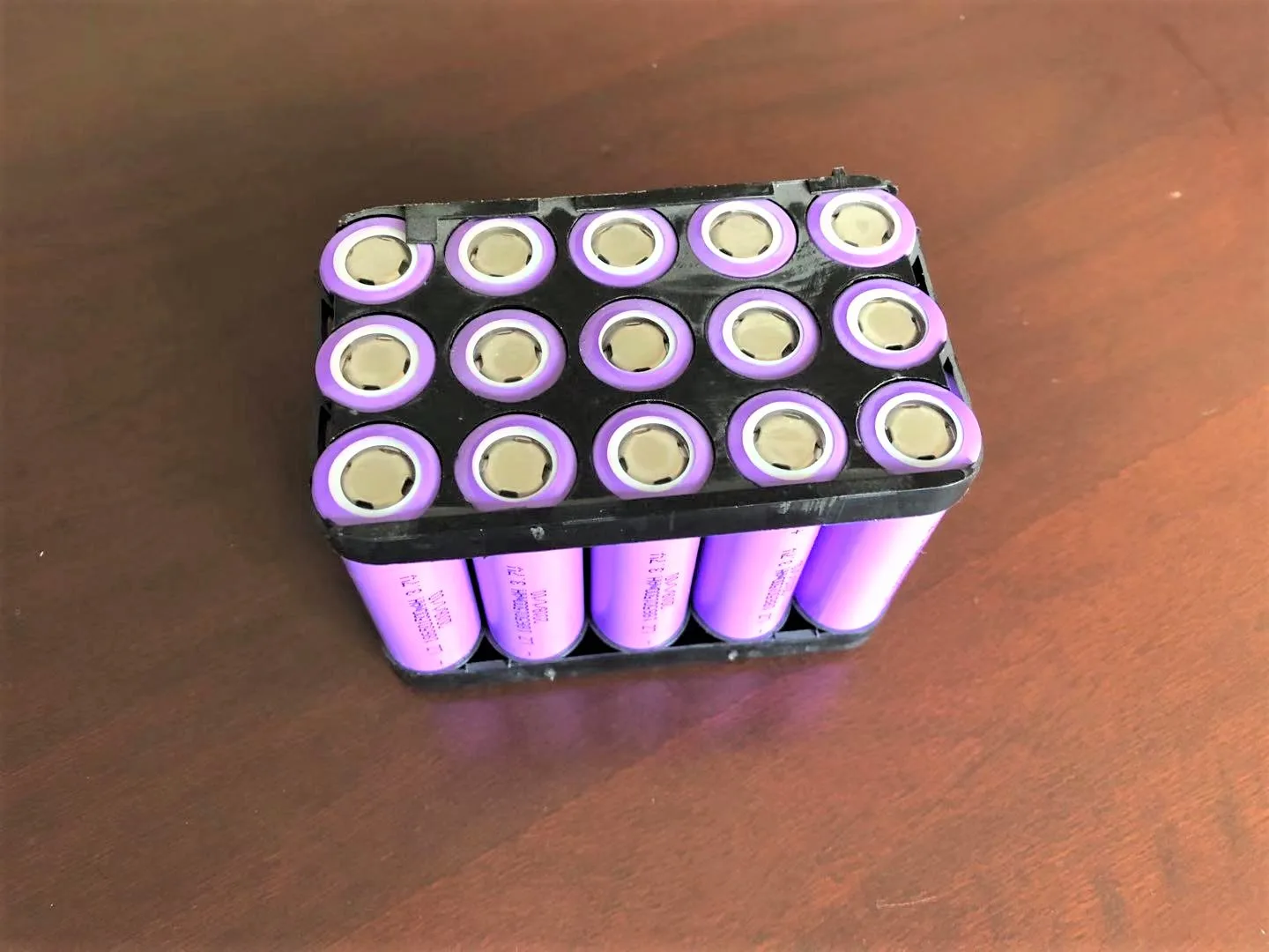 Rechargeable Lithium Ion 2000mah Battery 10c Discharge Rate 18650 3.7v Li-ion Battery