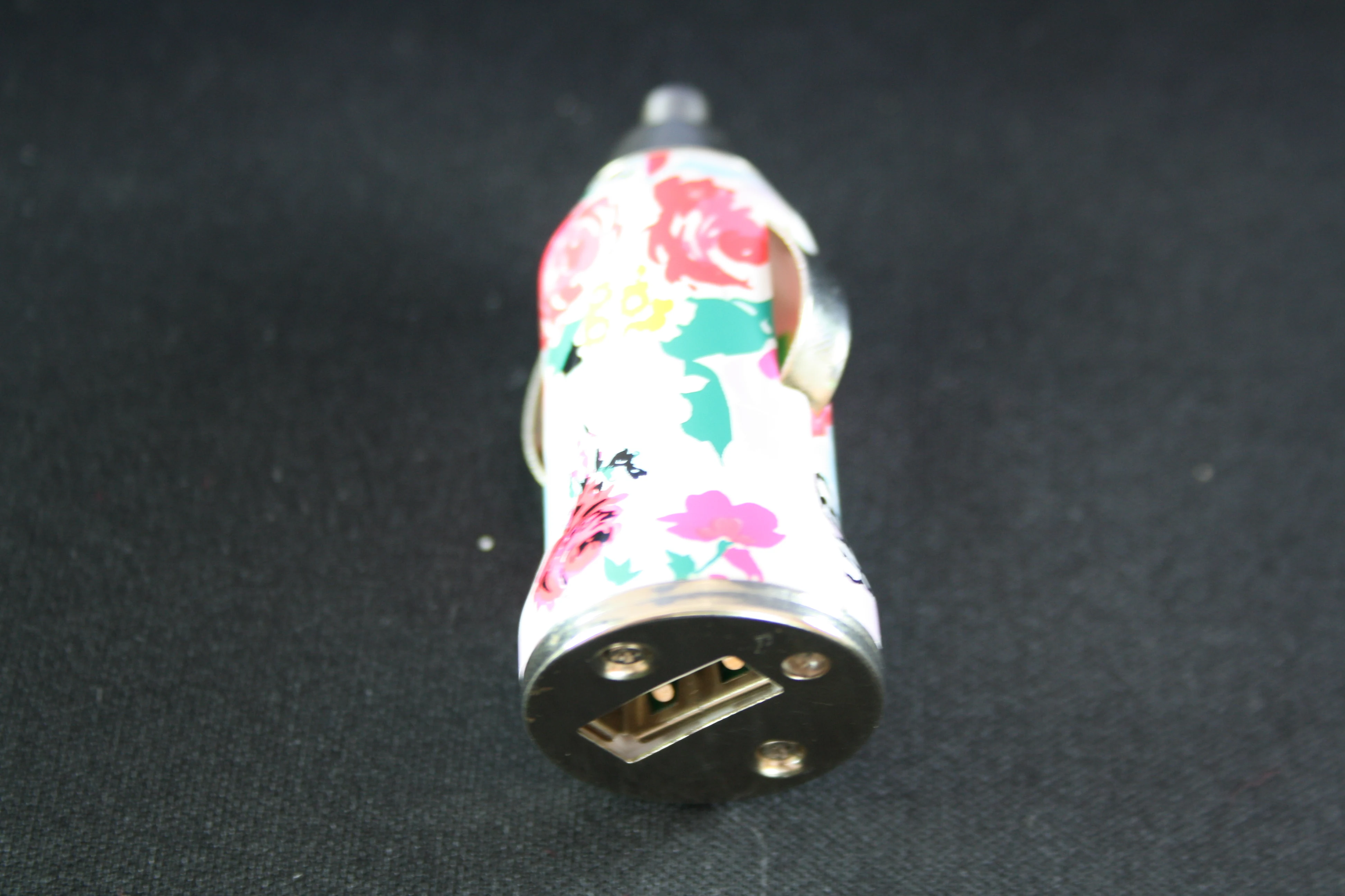 
PENGFAIES CFC6000 5 year warranty Low price black dual USB car fast charger with CE certification for sale 