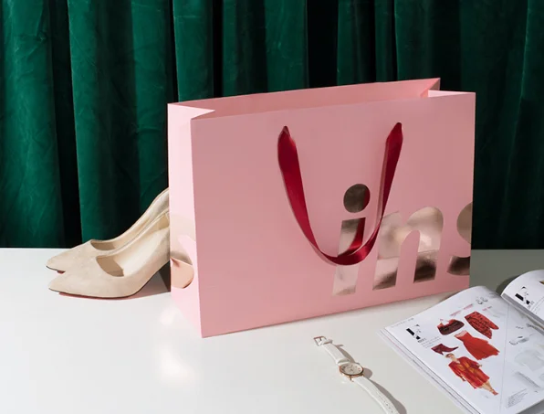 Wholesale Custom Logo Cardboard Gift Tote Bag With Gold Foil For Gift Packing