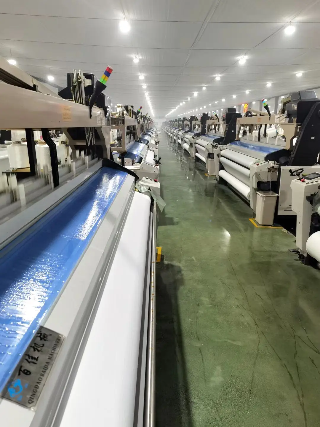 Latest model water jet loom textile machines polyester taffeta fabric weaving machine at low price