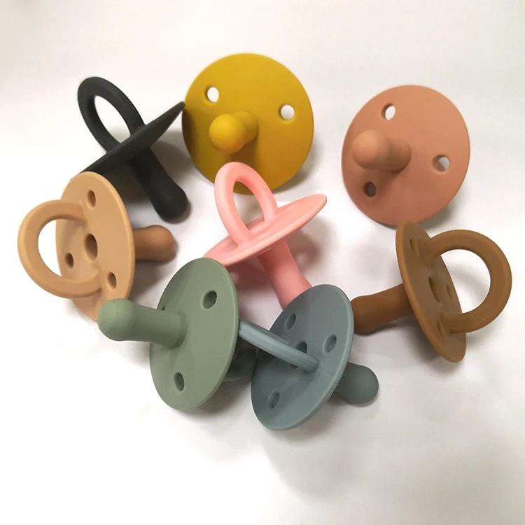 Wholesale Newborn Infant Teether Soothe Baby Dummy Food Grade Soft Silicone Baby Pacifier BPA Free Round Nipple