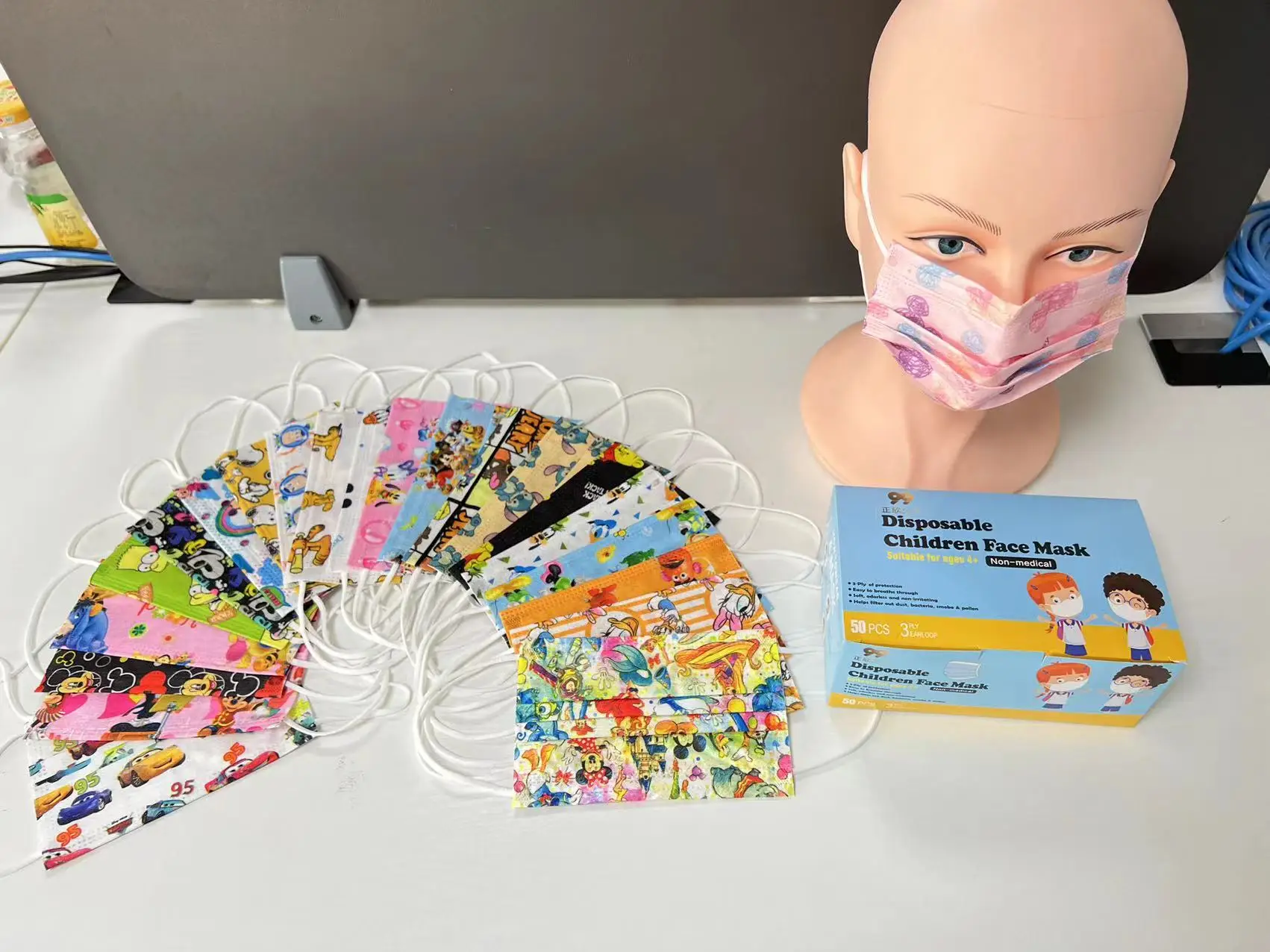Cute Cartoon Printing 3 Layers Protective Masker Spunlance Fabric Disposable Face Mask for kids and adult