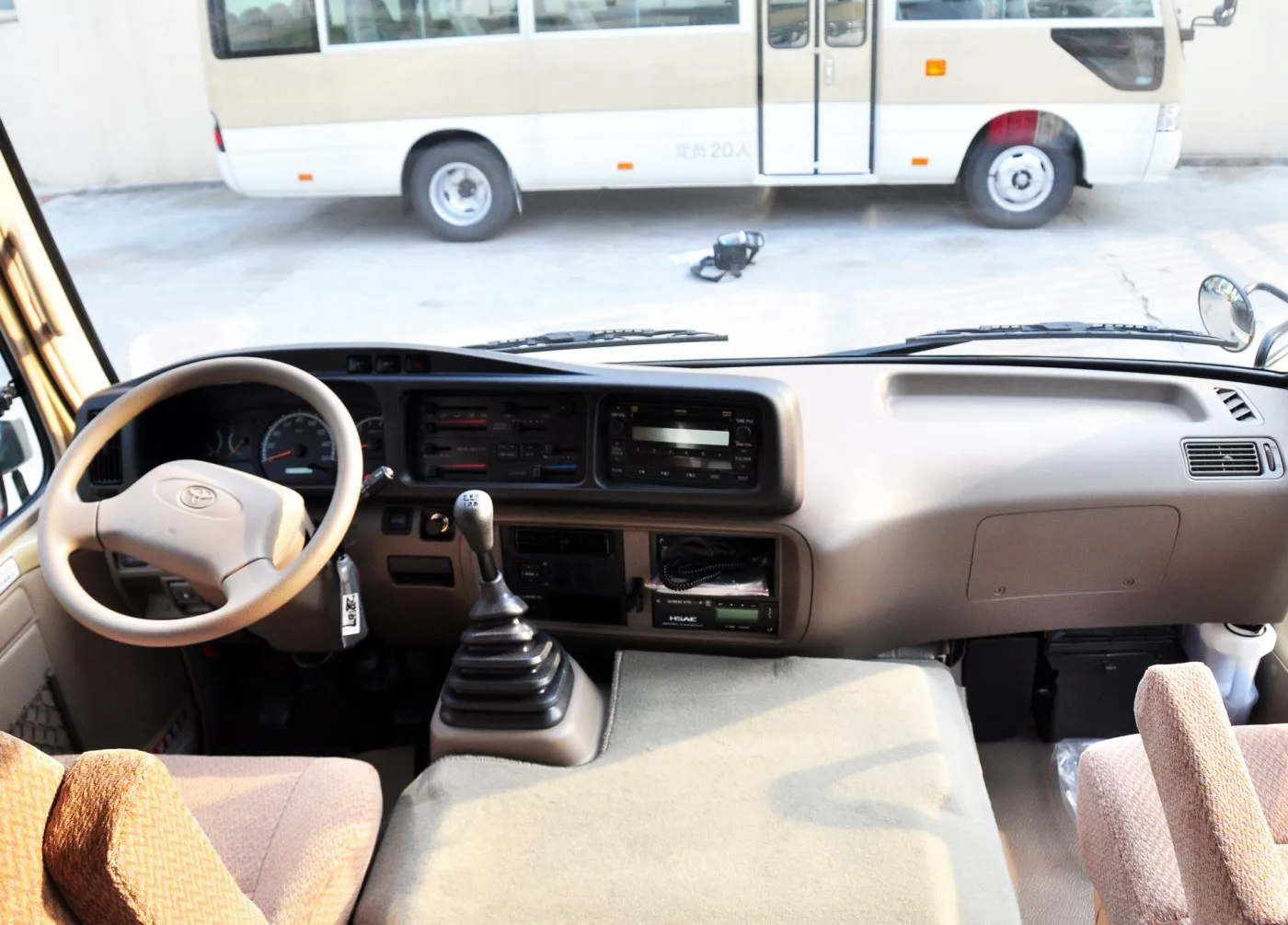 Cheap Prix Toyota Coaster Used Bus 30 Seaters Rhd Passenger Vip Coaches Toyota Coaster Mini Bus for Sale