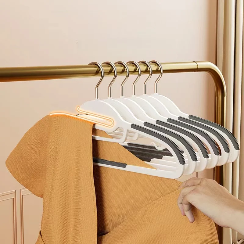 Hot online, classic modern hanger Laundry Plastic Clothes Hangers Bulk Non-slip Thin Slim Plastic Hangers With 360 Rotating Hook