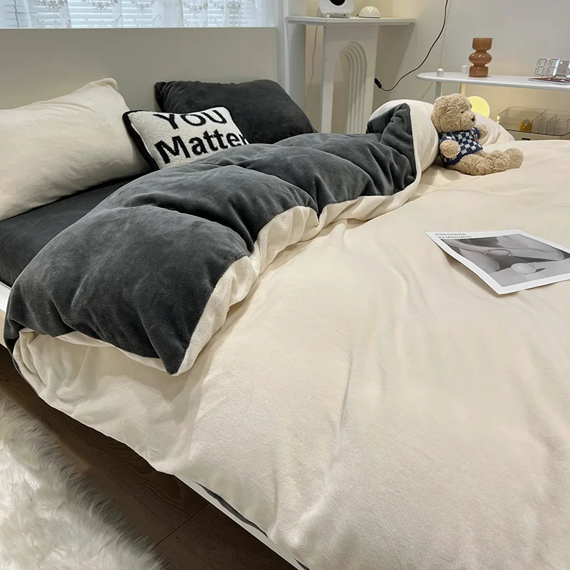 Solid Design King Size Queen Size Bed Sets Fitted Bedsheet Milk Velvet 4pcs Bed Set Duvet Cover For Winter