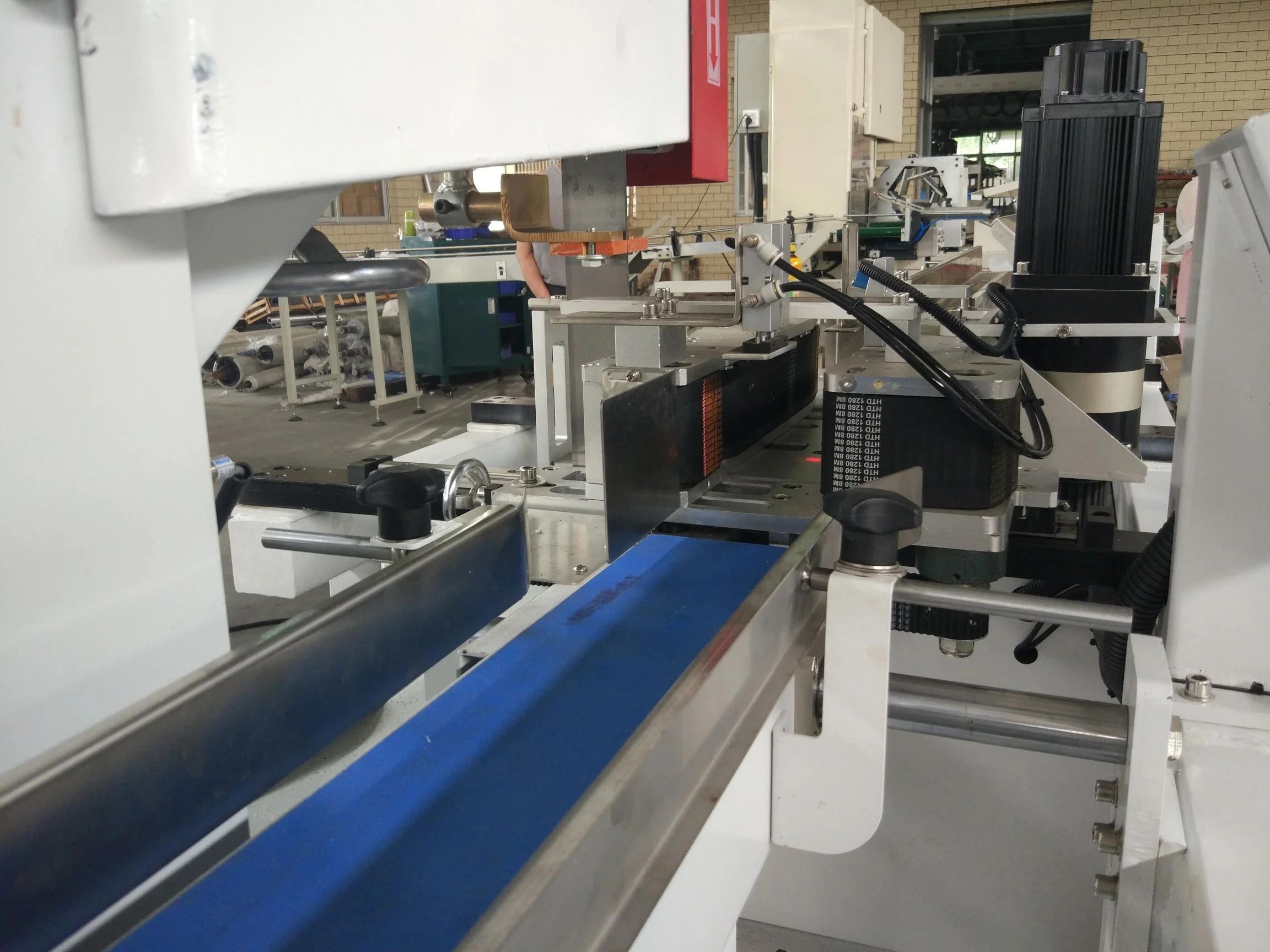 
Automatic jumbo roll slitter rewinding toilet tissue paper band saw cutting machine 