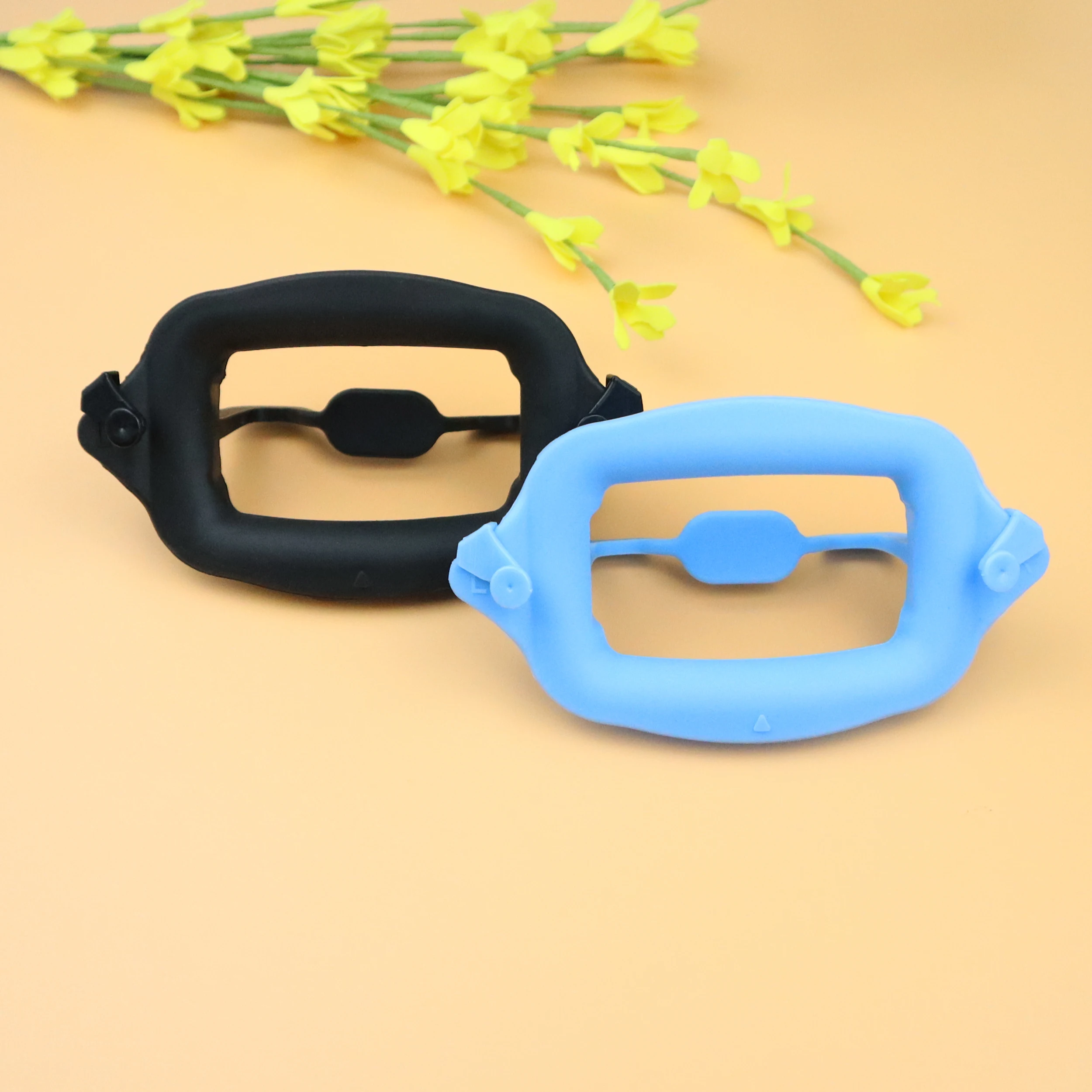 New arrival Silicone Cheek Retractor With Clips Large Dental Cheek Retractor Mouth Lip Opener