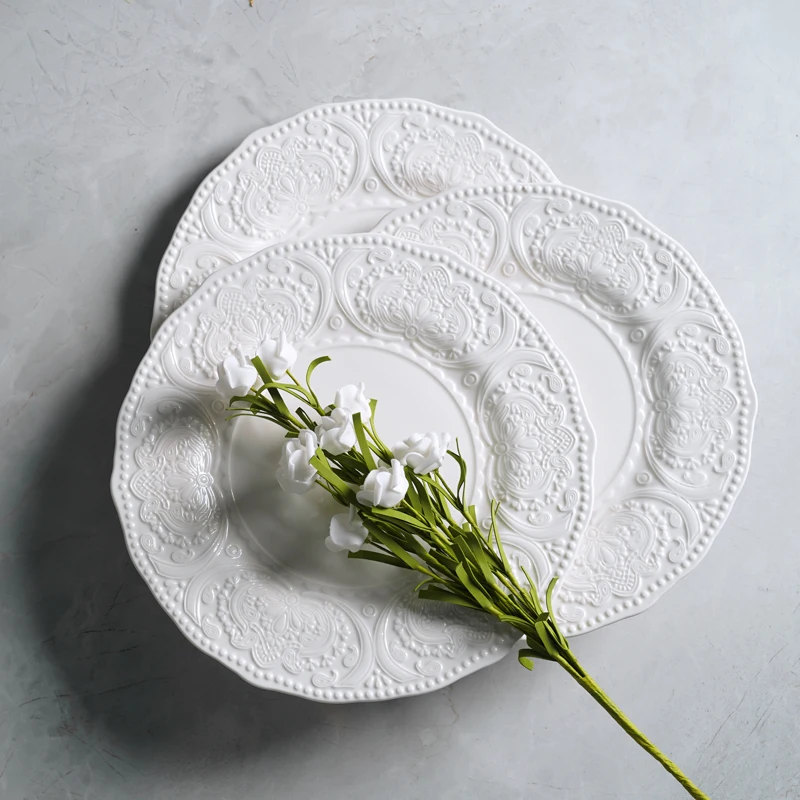 Hot Selling Baroque White Plate Ceramic Embossed Design Porcelain Tableware