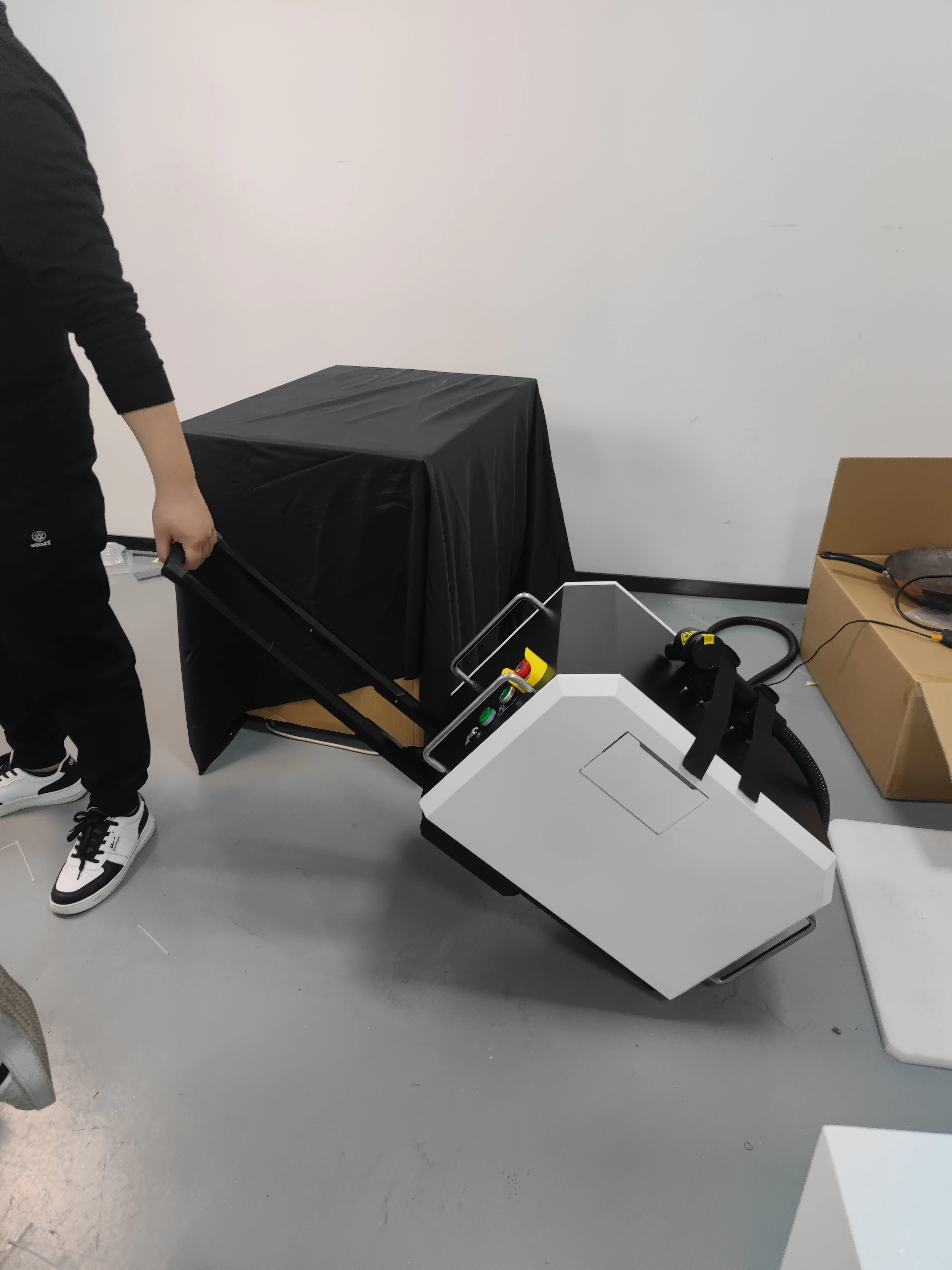 other cleaning equipment 100W 200W Rust Removal Surface laser cleaning machine