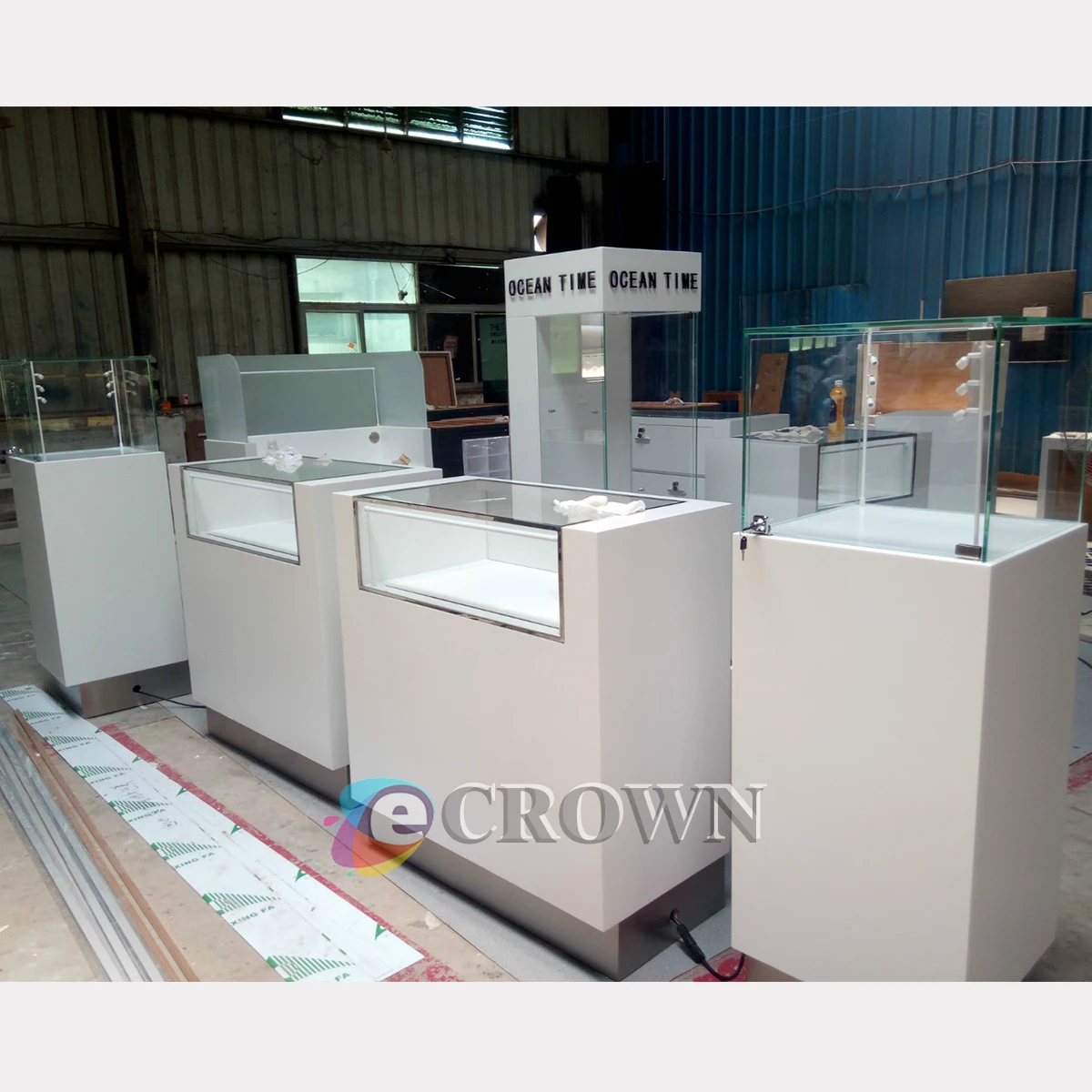 Prefab Indoor watch Station Rmu For Sale shop design kiosk OEM