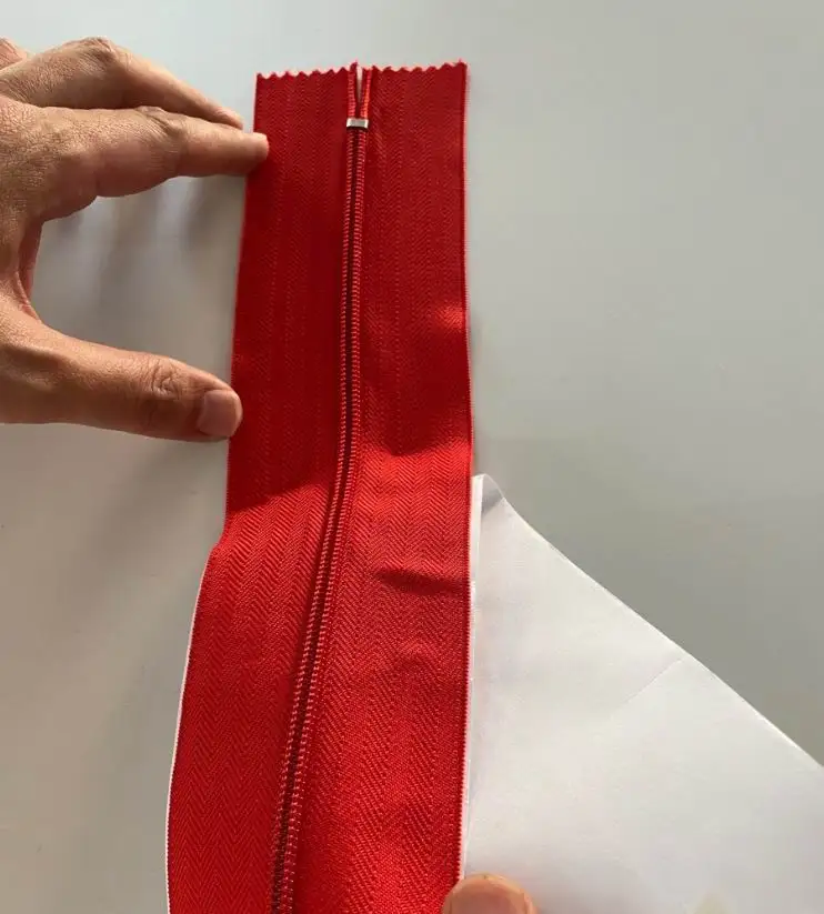 Adhesive Zipper for Garments Dresses Bags Convenient Sewing-Free Decoration with Lace Resin Dust Door Zipper Made of Plastic