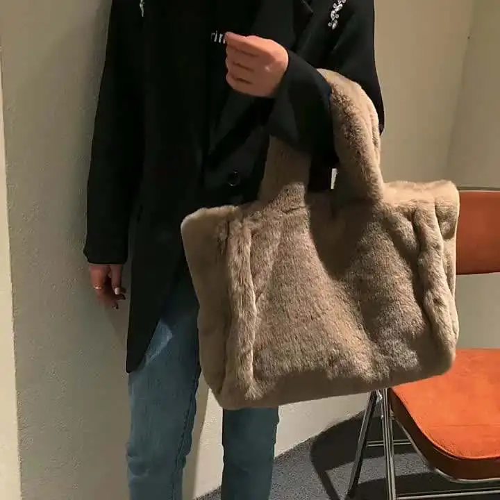 Winter New Fashion Shoulder Bag for Women Plush Handbag Texture Messenger Bag Shipping Forwarder