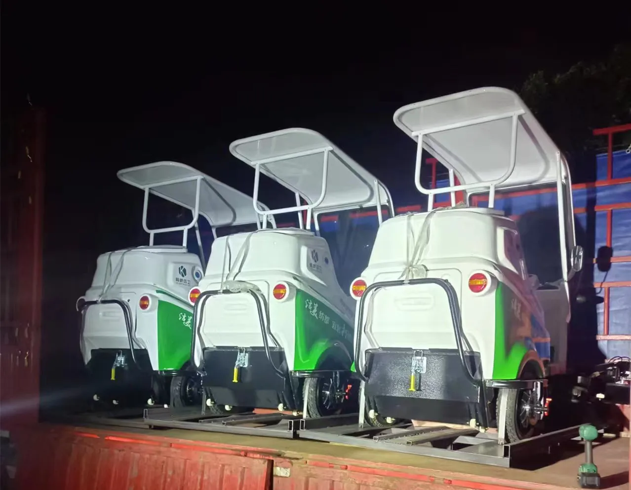 A limited acces road sweeper MN-S130