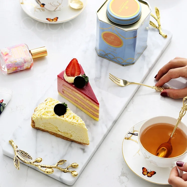 Cocostyles customized handmade high-end marble tray with luxury metal handle for Xmas gifts American style home decoration tray
