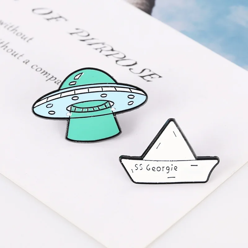 New Creative Cartoon Small White Ship Spacecraft Brooch Cute Origami Boat Badge Alloy Oil Drop Brooch Lapel Pin