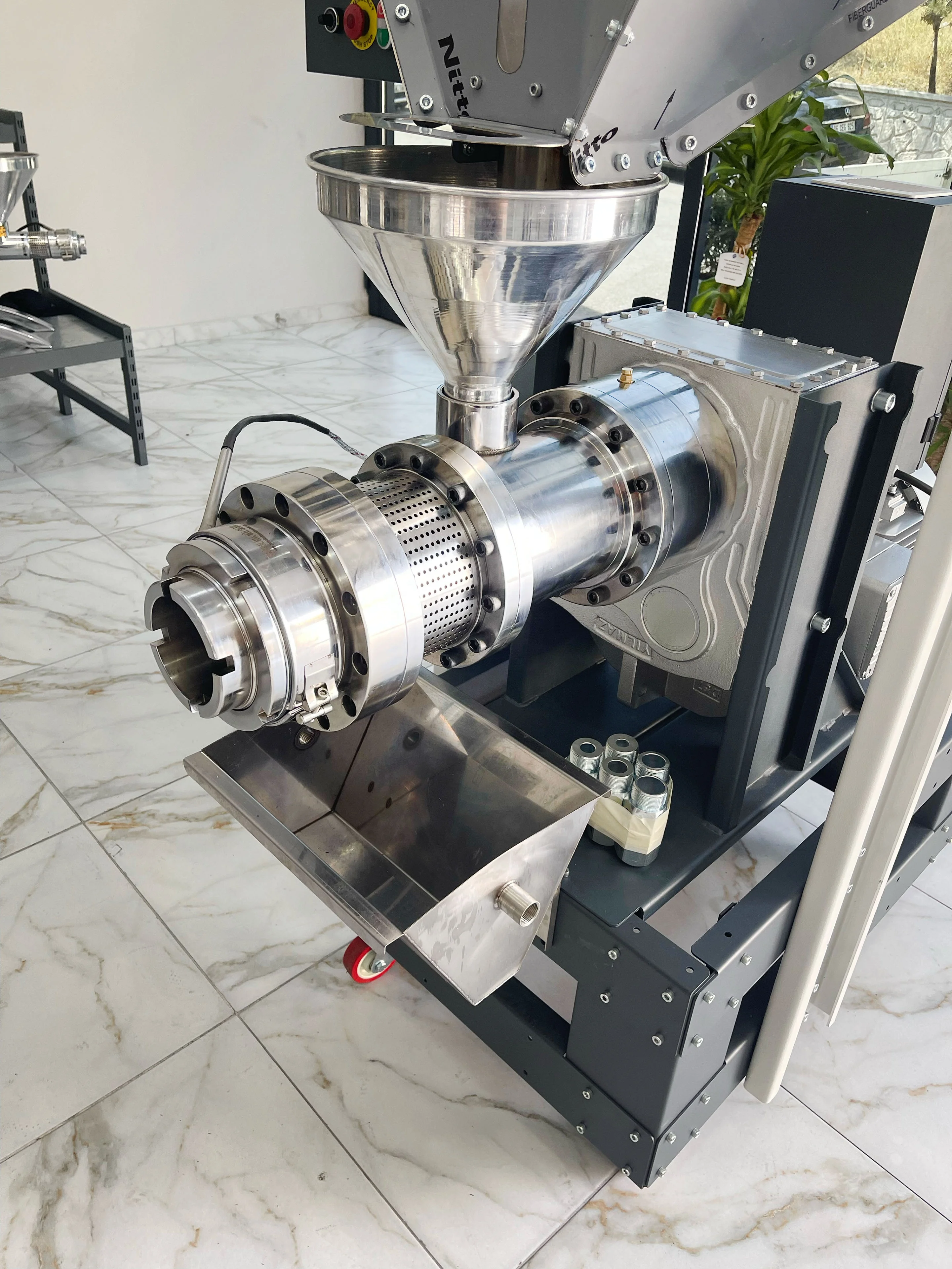 Industrial Oil Machine Cold Press Oil Machine Sesame Sunflower Peanut Coconut Black Seed Hemp Seed